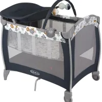 Кроватка Graco Contour Electra Into the Wild