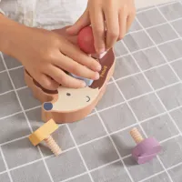 Sorter "Arici cu șuruburi și șurubelniță"