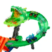 Игровой набор Hot Wheels "Разрушение Дракона" с 2 машинками Monster Trucks 1:64
