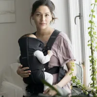 Анатомический мультифункциональный рюкзак-кенгуру BabyBjorn Mini Black, хлопок foto