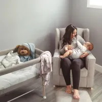 Детская кроватка с деревянным каркасом BabyGo Goodnight Beige foto