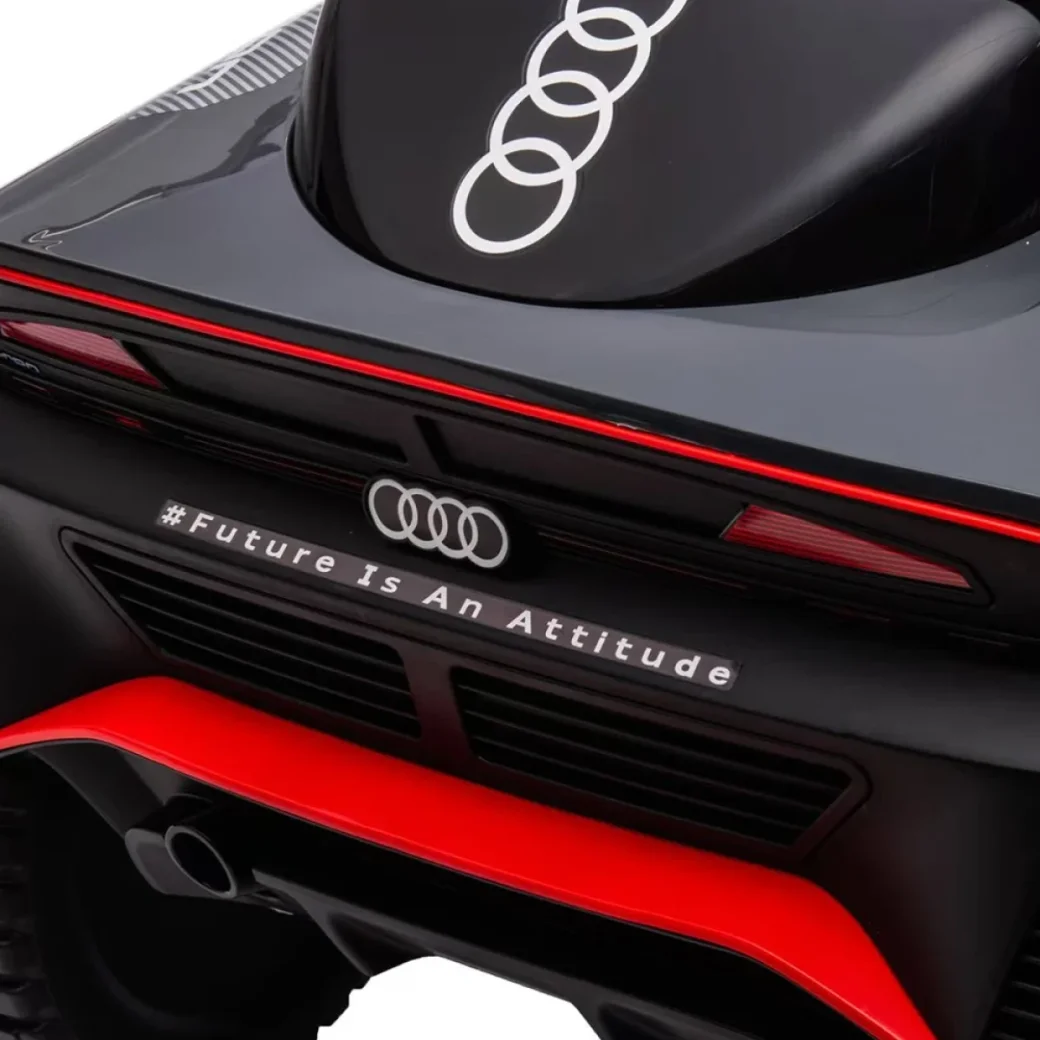 Электрический автомобиль для детей Audi RS Q e-tron