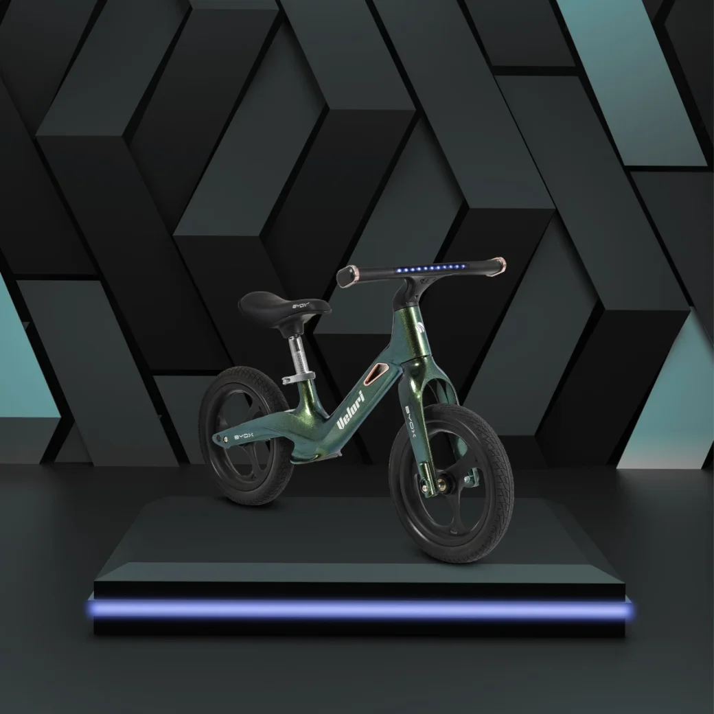 Moni Bicicletă de echilibru Velori Astral verde
