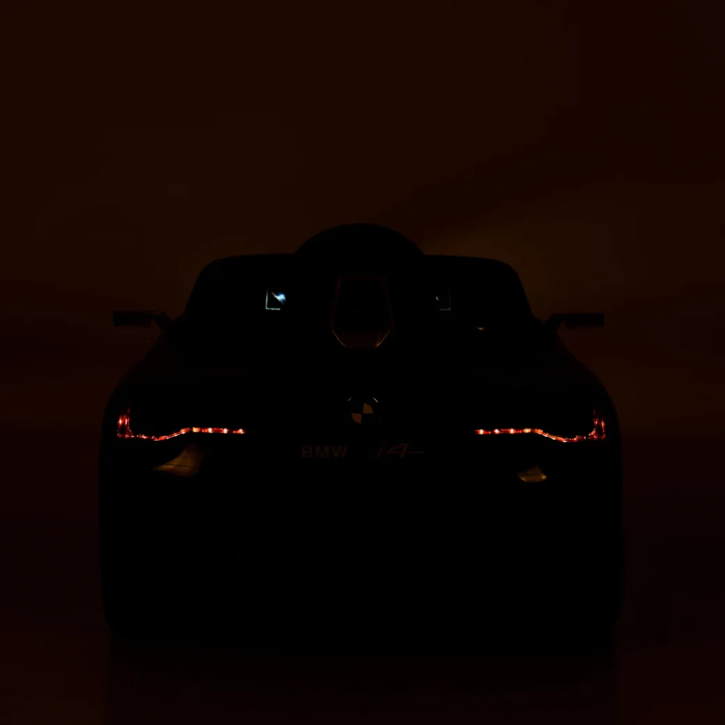 Moni Masina BO BMW i4 - Red