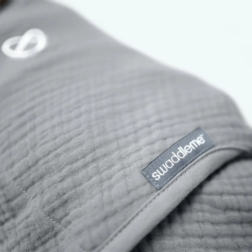 Sistem de infasare Ingenuity Swaddle Me Granite din muselina (0-3 luni)