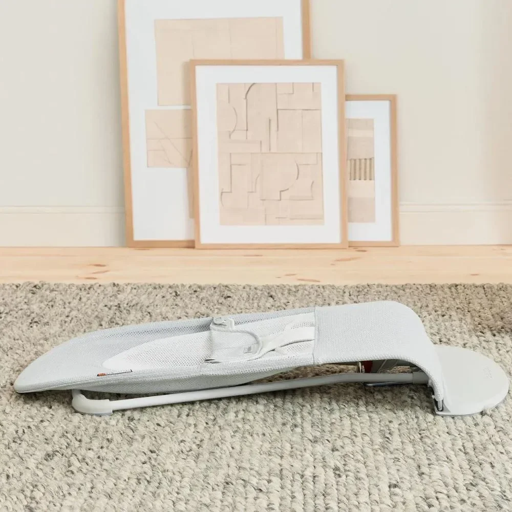 Кресло-шезлонг BabyBjorn Balance Soft Silver/White, Mesh foto