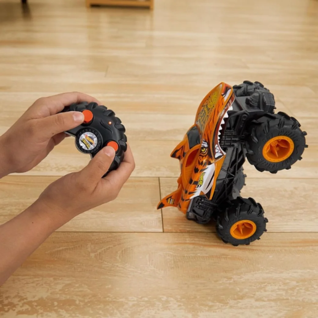 Hot Wheels Monster Truck 1:24 "Rechinul Tigru de Neoprit"