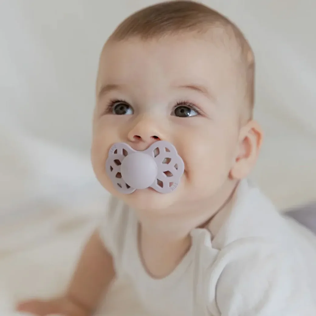 Анатомическая силиконовая пустышка BIBS Infinity Sage (6-18 мес.) foto