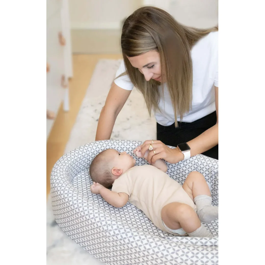 Babynest ajustabil pentru nou nascut BabyJem foto