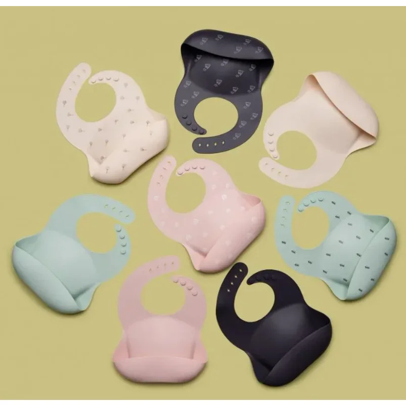 Мягкий силиконовый нагрудник Petite&Mars Sam Beige foto