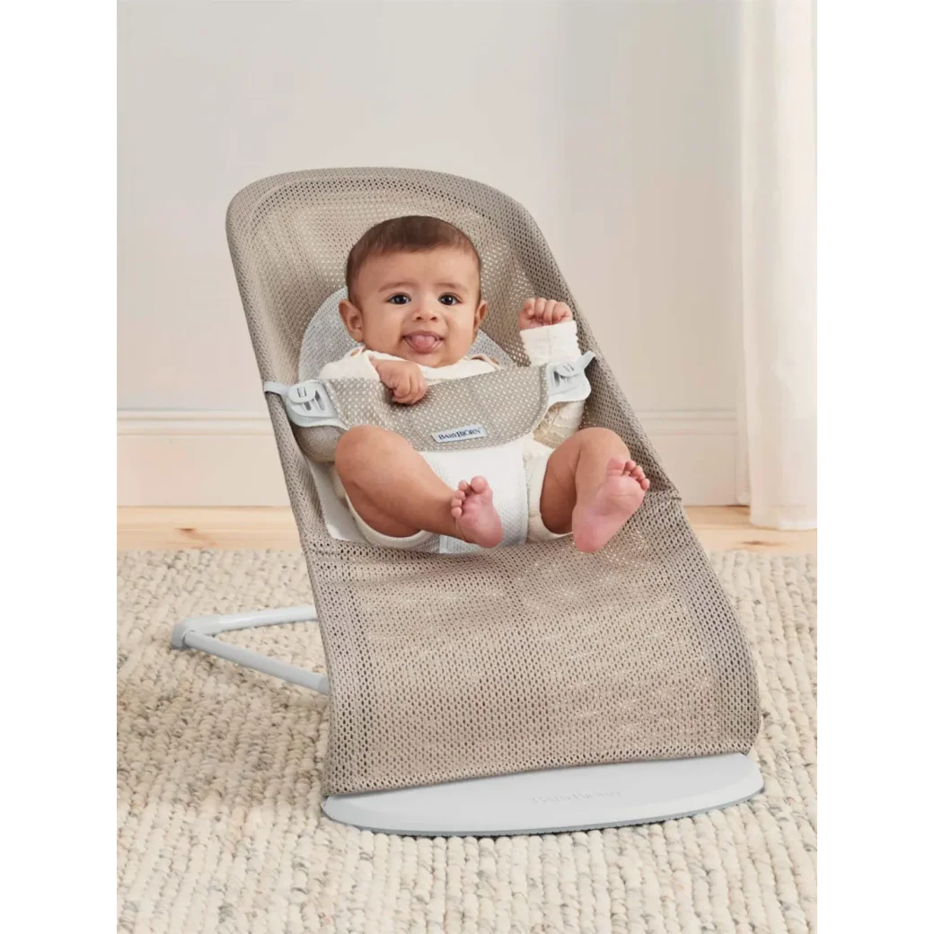 Кресло-шезлонг BabyBjorn Balance Soft Grey Beige/White, Mesh foto