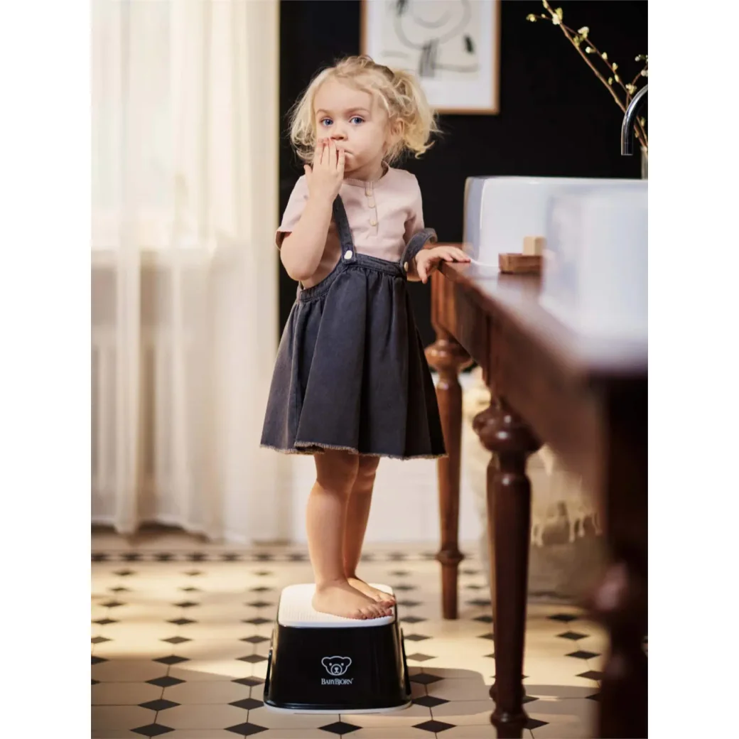 Treapta inaltator pentru baie BabyBjorn Step Stool Black/White foto