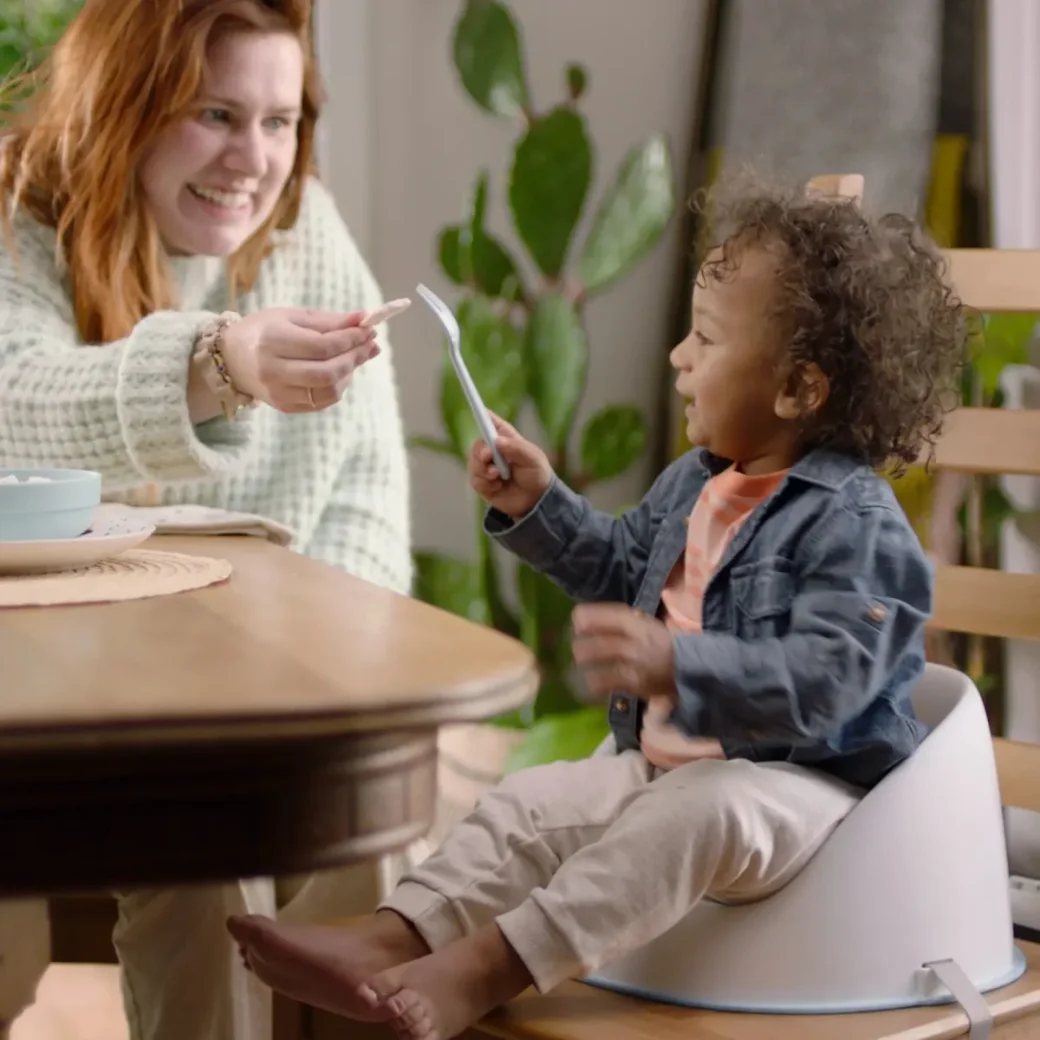 Стульчик-бустер Ity от Ingenuity Simplicity Seat Easy Clean Grey foto