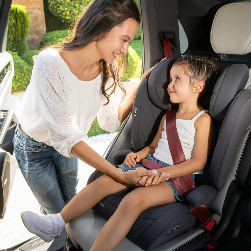 Scaun auto KikkaBoo i-Aid i-Size Dark Grey, 100-150 cm