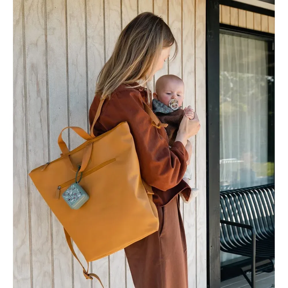 Многофункциональная коробка BIBS LIBERTY Chamomile Lawn Pine для хранения пустышек foto